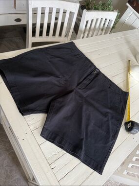 Gap Men's size 40 Black Cotton Chino Shorts NWT